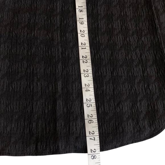 Chico's Top Women's Size 4 (2X) Black Houndstooth Jacquard Crinkle Popover NWT - Picture 7 of 7